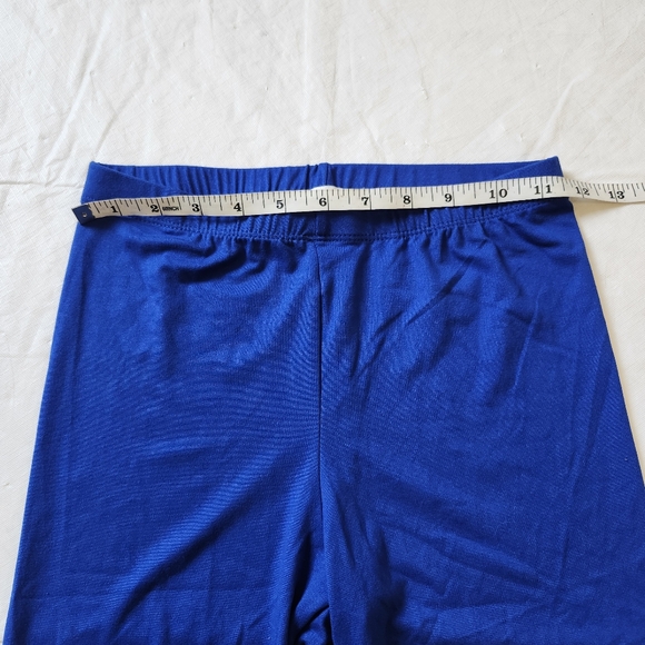 Capelle Loose Fit Top & Biker Short Set - Picture 13 of 15